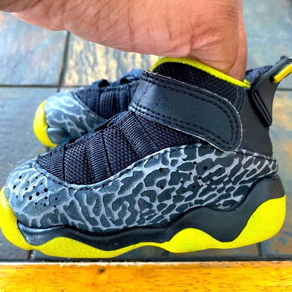 Baby Jordan’s - Picture 2 of 3